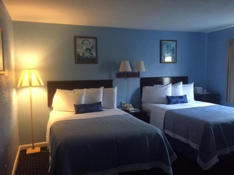 Days By Wyndham Cleveland Lakewood
