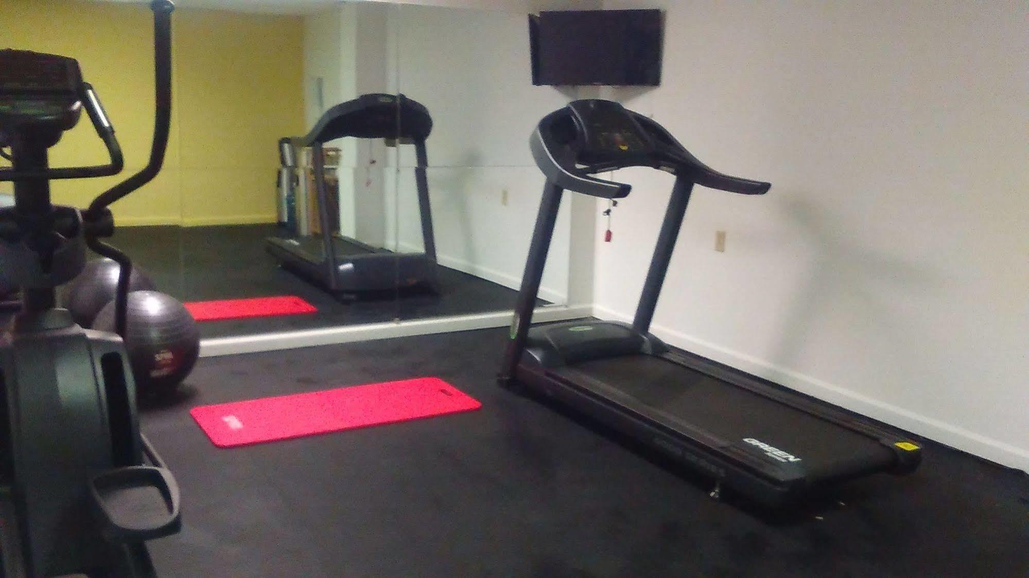 Days By Wyndham Cleveland 2* Lakewood