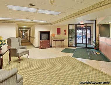 Days By Wyndham Cleveland Hotel Lakewood